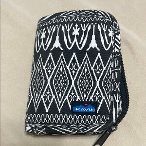 Kavu Black and White Patterned Wallet